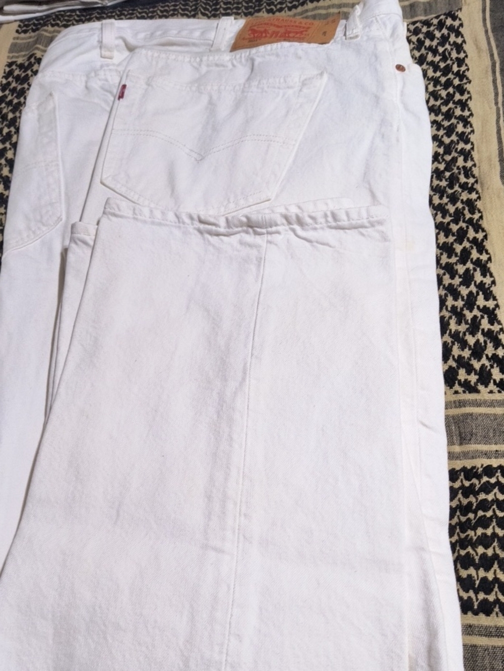 Levi's 501 White Men's Slim Straight Jeans